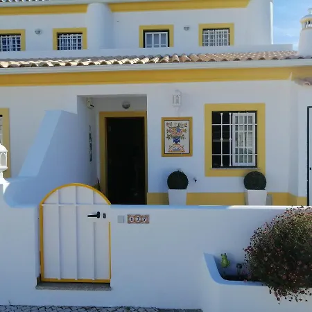 Beautiful Rafaella, Walk Distance To Beaches Albufeira