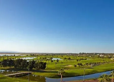 Beautiful Rafaella, Walk Distance To Beaches