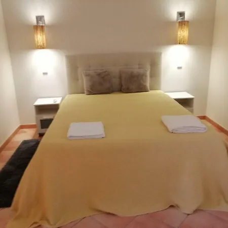 Beautiful Rafaella, Walk Distance To Beaches Hébergement de vacances