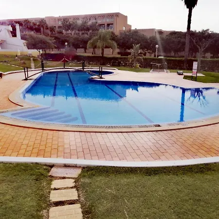 Beautiful Rafaella, Walk Distance To Beaches Albufeira