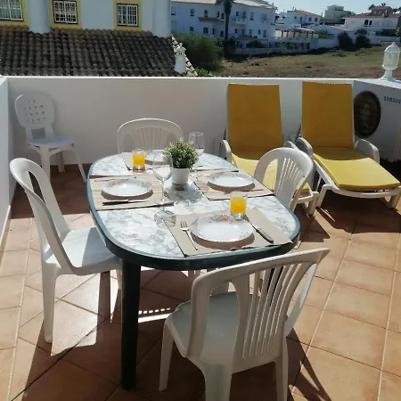 Beautiful Rafaella, Walk Distance To Beaches Albufeira
