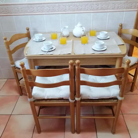 Beautiful Rafaella, Walk Distance To Beaches *