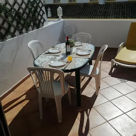 Beautiful Rafaella, Walk Distance To Beaches Vakantiehuis