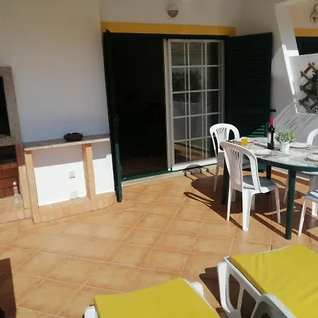 Beautiful Rafaella, Walk Distance To Beaches Vakantiehuis Albufeira
