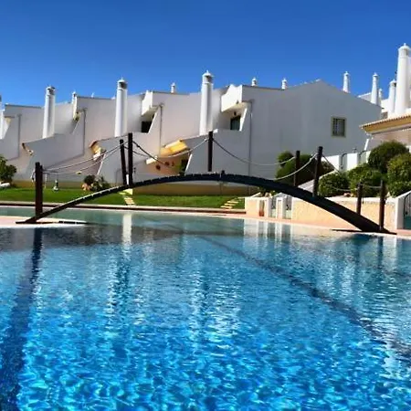 Beautiful Rafaella, Walk Distance To Beaches