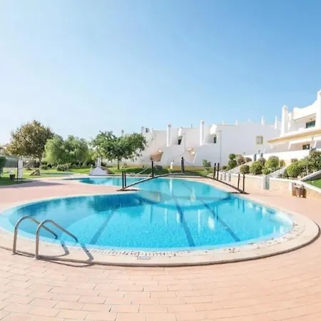 Hébergement de vacances Beautiful Rafaella, Walk Distance To Beaches *