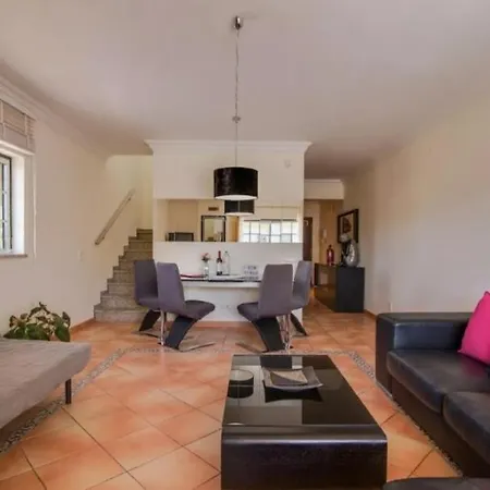 Vakantiehuis Beautiful Rafaella, Walk Distance To Beaches Albufeira