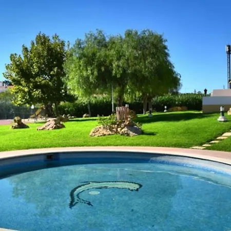 Vakantiehuis Beautiful Rafaella, Walk Distance To Beaches Albufeira