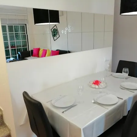 Beautiful Rafaella, Walk Distance To Beaches