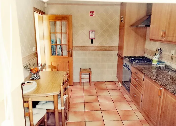 Beautiful Rafaella, Walk Distance To Beaches 別荘