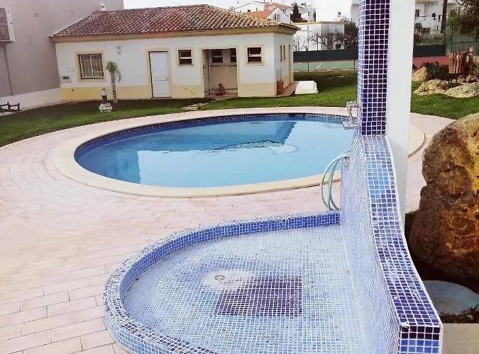 Beautiful Rafaella, Walk Distance To Beaches * アルブフェイラ