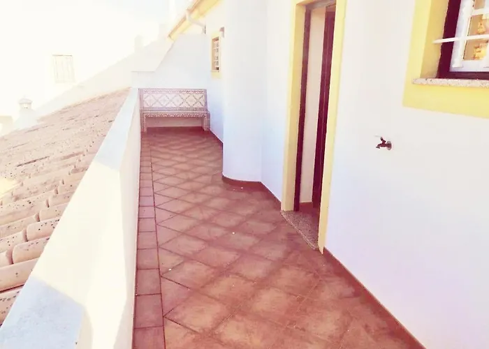 Beautiful Rafaella, Walk Distance To Beaches *