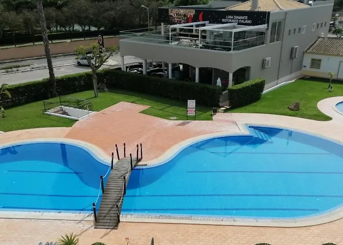 別荘 Beautiful Rafaella, Walk Distance To Beaches *