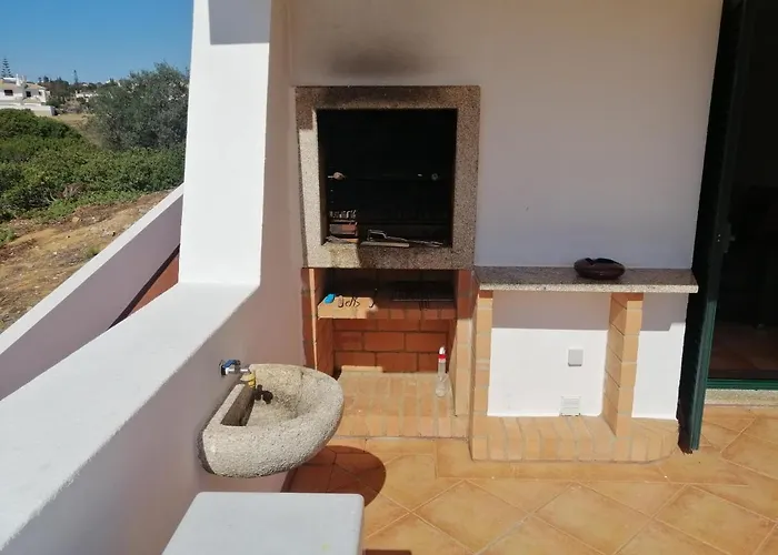 Beautiful Rafaella, Walk Distance To Beaches