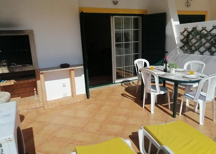 Beautiful Rafaella, Walk Distance To Beaches 別荘 アルブフェイラ