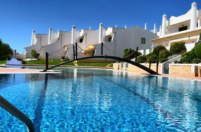 Beautiful Rafaella, Walk Distance To Beaches