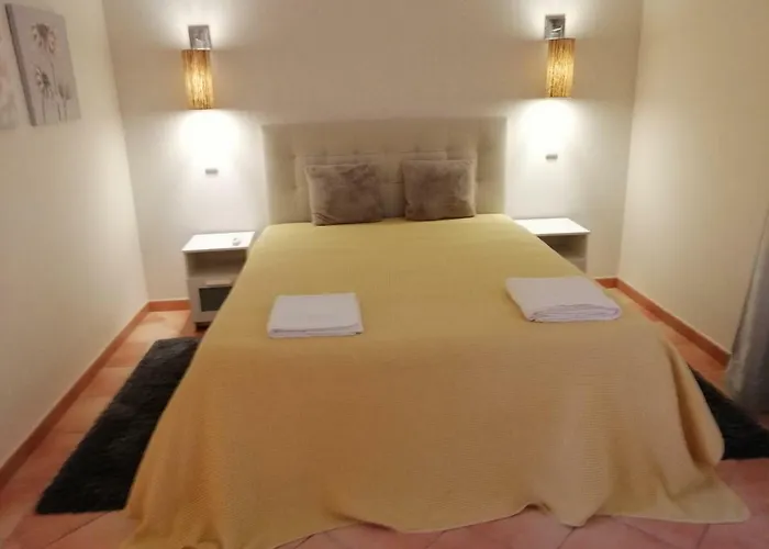 Beautiful Rafaella, Walk Distance To Beaches Semesterbostad