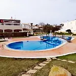Beautiful Rafaella, Walk Distance To Beaches בית נופש *