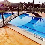 Beautiful Rafaella, Walk Distance To Beaches