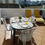 Beautiful Rafaella, Walk Distance To Beaches אלבופיירה