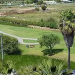 בית נופש Beautiful Rafaella, Walk Distance To Beaches